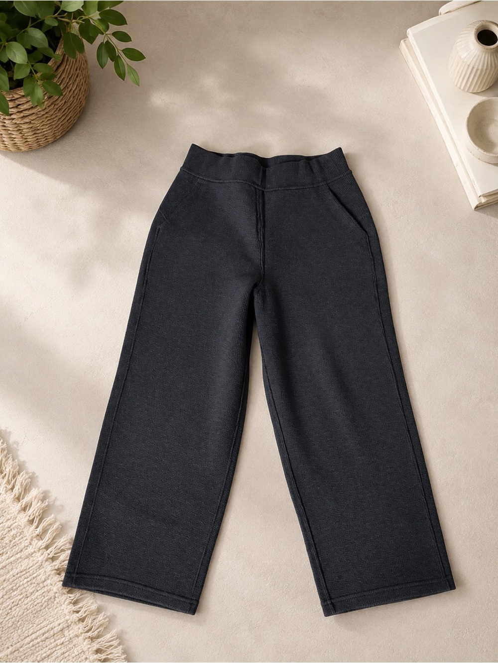 Lululemon Ribbed Straight Leg SHR Crop Pants Size 8 Black NWOT Super High Rise
